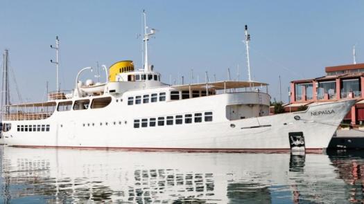 taksideuontas-me-to-neraida-ena-paixnidi-en-plw.w_l