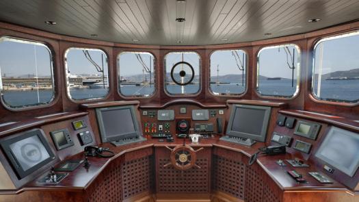 to-plwto-mouseio-neraida-anoixto-gia-to-koino-sti-marina-zeas_4.w_l