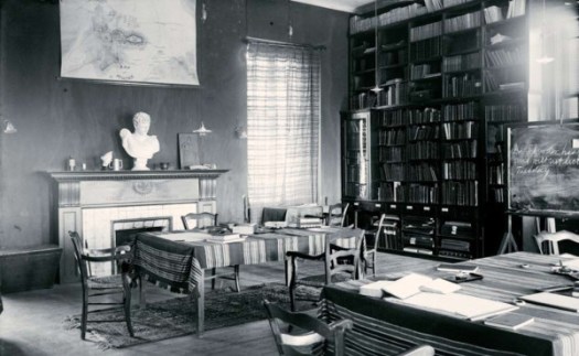 Η Βιβλιοθήκη, ca. 1902.