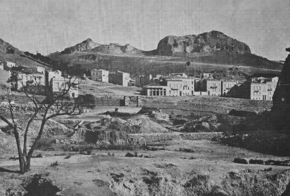 Η περιοχή των σημερινών Εξαρχείων, χωματουργικές εργασίες στην ομώνυμη πλατεία. Την εποχή εκείνη τα σ