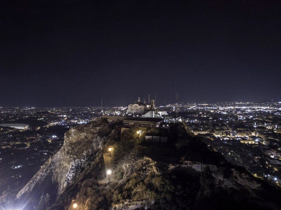 Λυκαβηττός 1