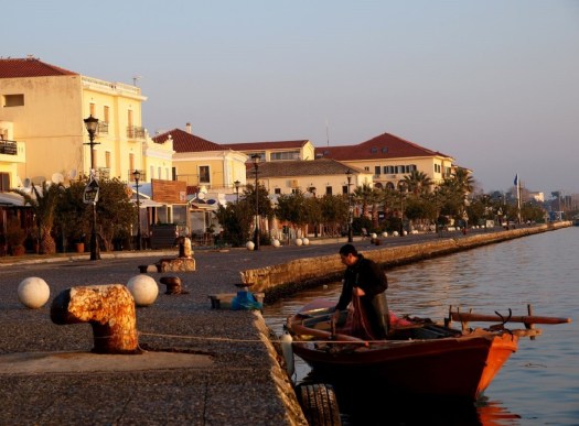 Σκηνικό περασμένων καιρών στην προκυμαία της Πρέβεζας